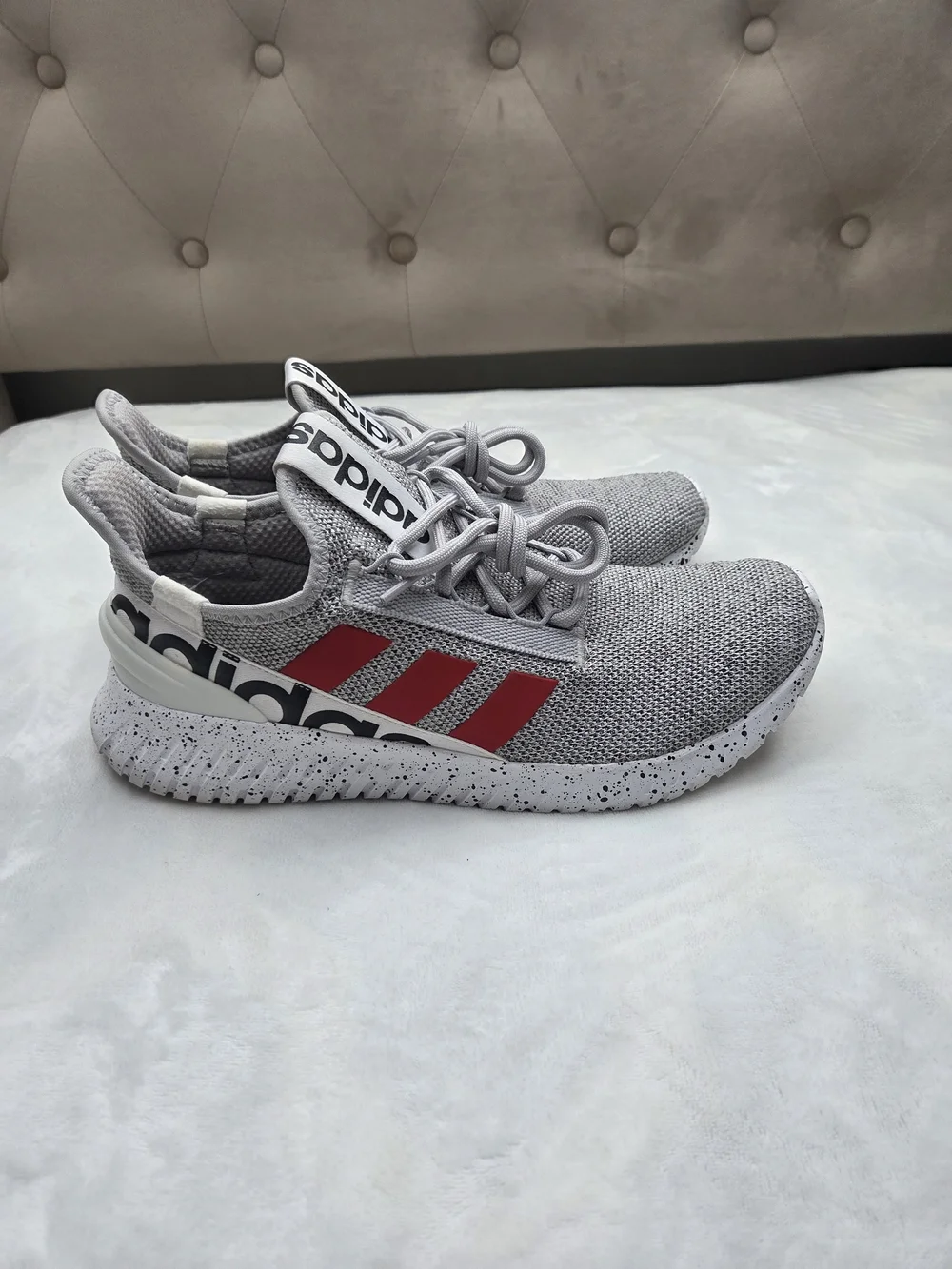 adidas Kaptir 2.0 Men’s 11 Grey Vivid Red Cloudfoam Sneakers GW6935